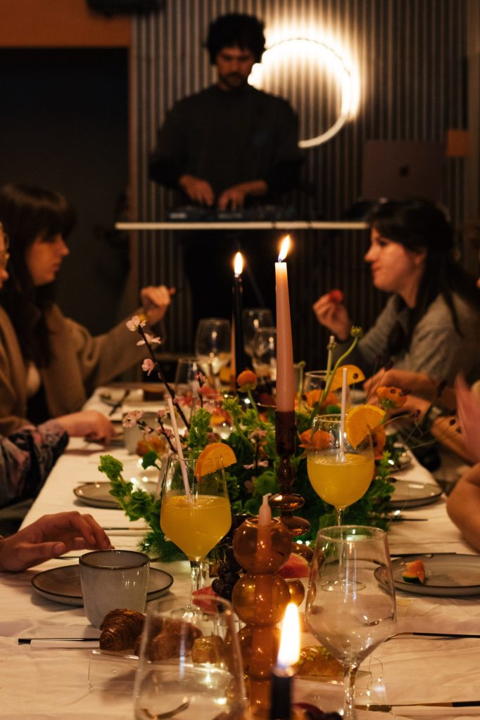 Cena y encuentro en LOOM